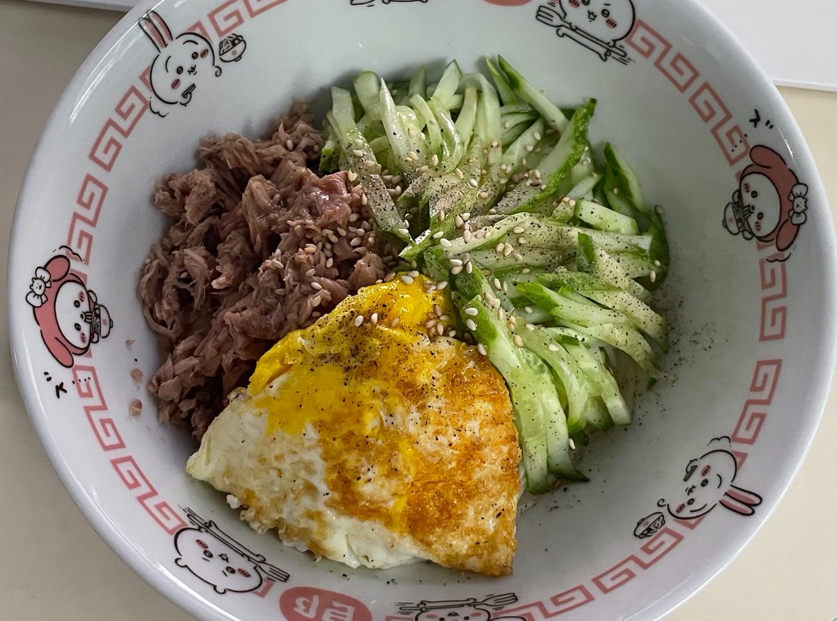 KGS_association's tweet photo. 날이 덥네요… 
오이참치비빔칼국수 만들어먹었습니다 https://t.co/8X8bTla1lh