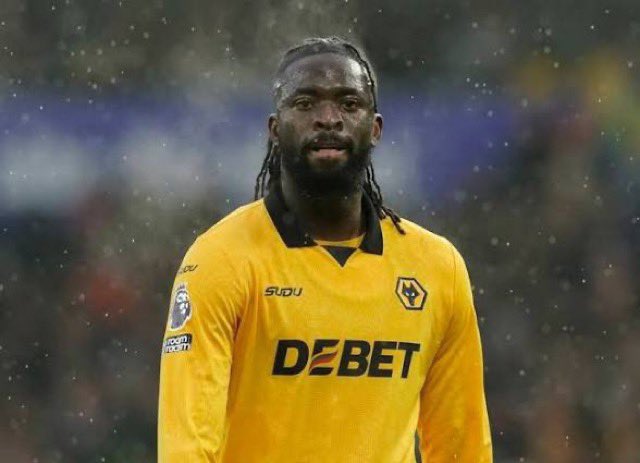 instablog9ja's tweet photo. Wolves cancel training after striker Tolu Arokodare reportedly refuses to leave pitch when asked not to train with the squad https://t.co/VaxjFLAMnx