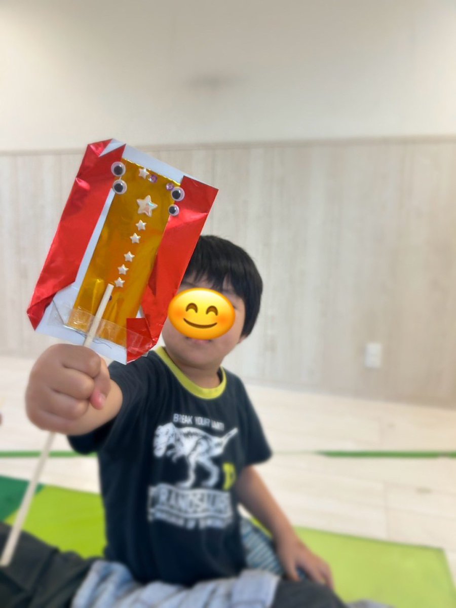 firstdream_jr's tweet photo. ☀️一之江ジュニア☀️
2026.7.22(水)
『夏祭りのうちわ‼️』
画用紙と折り紙などで夏祭りのうちわを作りました😄
画用紙を1回だけ切る練習をし、うちわに絵🖼️を描くなどして、可愛らしいうちわができあがりました🎆

▽ファーストシーンドリームの詳細はこちら！
https://t.co/dIBwrTi0DX

#児発 #工作 https://t.co/ed3E9en5PX