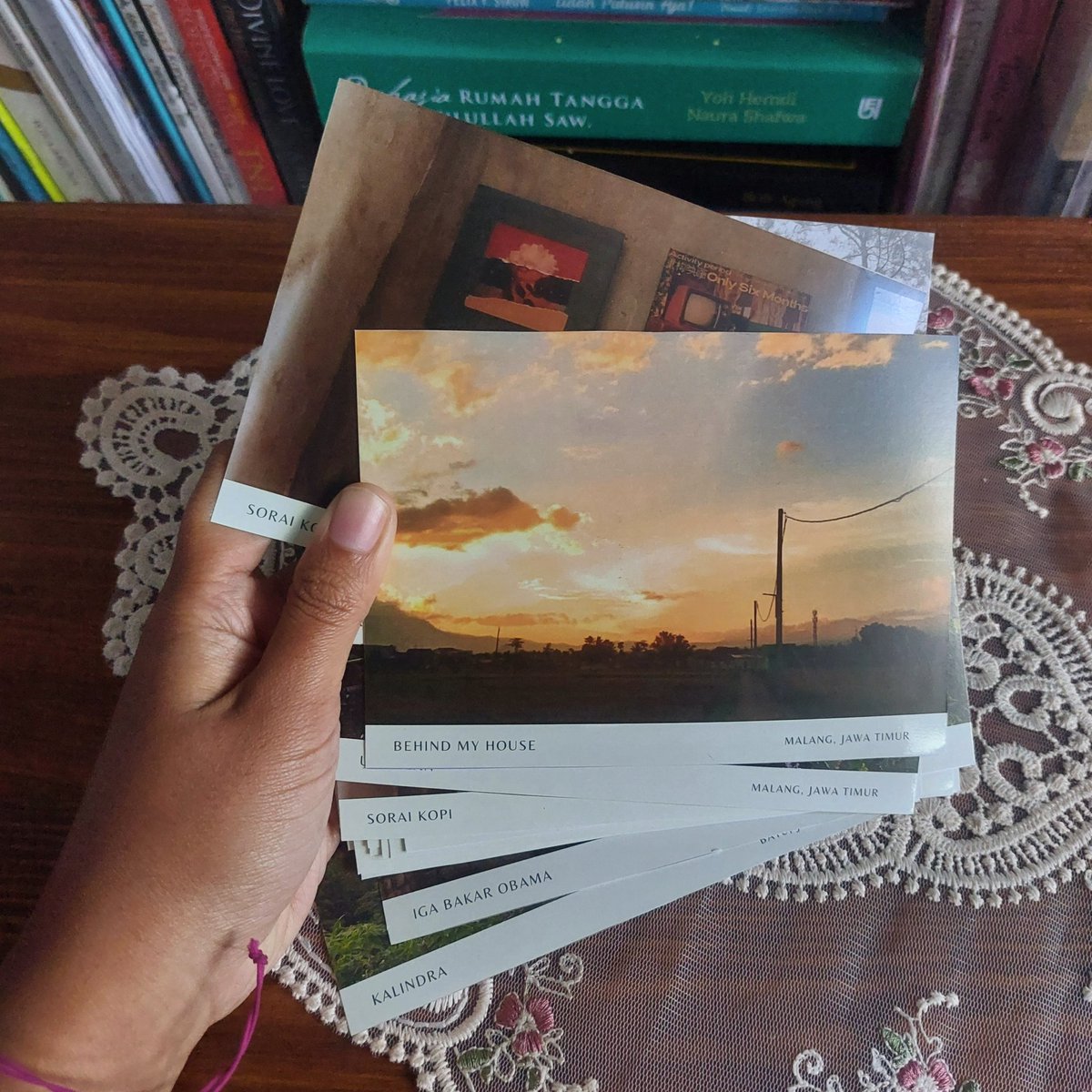shylvermist's tweet photo. turned my photos into postcards. who want to postcrossing with me? lemme tell you a stories behind them. (˶ᵔ ᵕ ᵔ˶)💌 https://t.co/JVQqP6Lpfg
