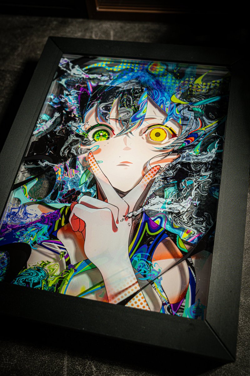 sonnbunn311's tweet photo. これ家庭用のuvプリンターで印刷した立体アクリル作品なんですけど、多分グッズ制作とか作品制作のゲームチェンジャーになるので絵描きの人はチェックしておいていいと思います。
この作品はアクリル板6枚を合わせた立体作品なんですが、材料費とインク代で1200円以下で作れます。(アクリル板はメルカリで購入)。勿論プリンター本体は安くないですが、このサイズで印刷所に頼むと最低20000円くらいすると思うのでとんでもない事です。
この作品は複雑なレイヤー分けをしてから印刷していて
AIの台頭がある中で、手で触れる作品に戻って行く言うことは明確な価値になる気がしています。
別に案件ではないので商品名は書きませんが、他にも色々作れるので気になる人は「家庭用UVプリンター」と検索してみてください。
後1年もすればこのプリンターは業界を変えます。
立体作品とっても楽しいのでこれからも作品上げていきますね～。
リプに他の作例載せておきます。質問もあればどうぞ。