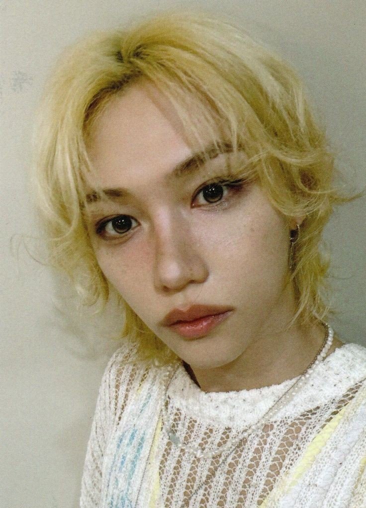 nyangbokkk's tweet photo. full makeup                         bareface https://t.co/zJjSQX0tHB