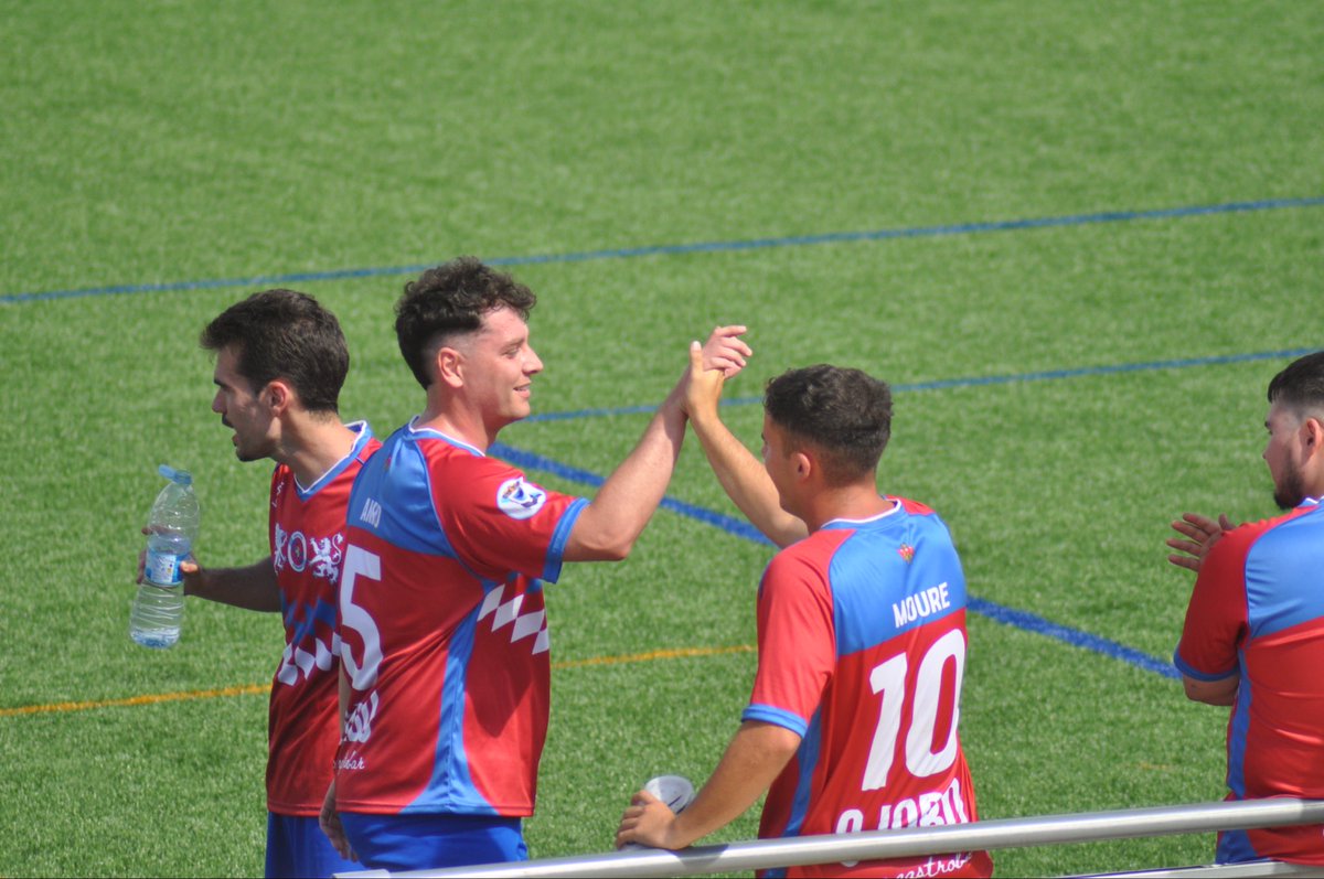 AnxoAlon5o's tweet photo. Bueno terminada xa a resaca emocional da @galizatwcup, solo queda agradecer a @TWOurense e a @thecornetin_ por deixarme formar parte deste grupazo que temos. Foron 4 meses complicados tras romper a clavícula, unha operación e unhos dous meses duros de “rehabilitación” + https://t.co/F5chInGOZw