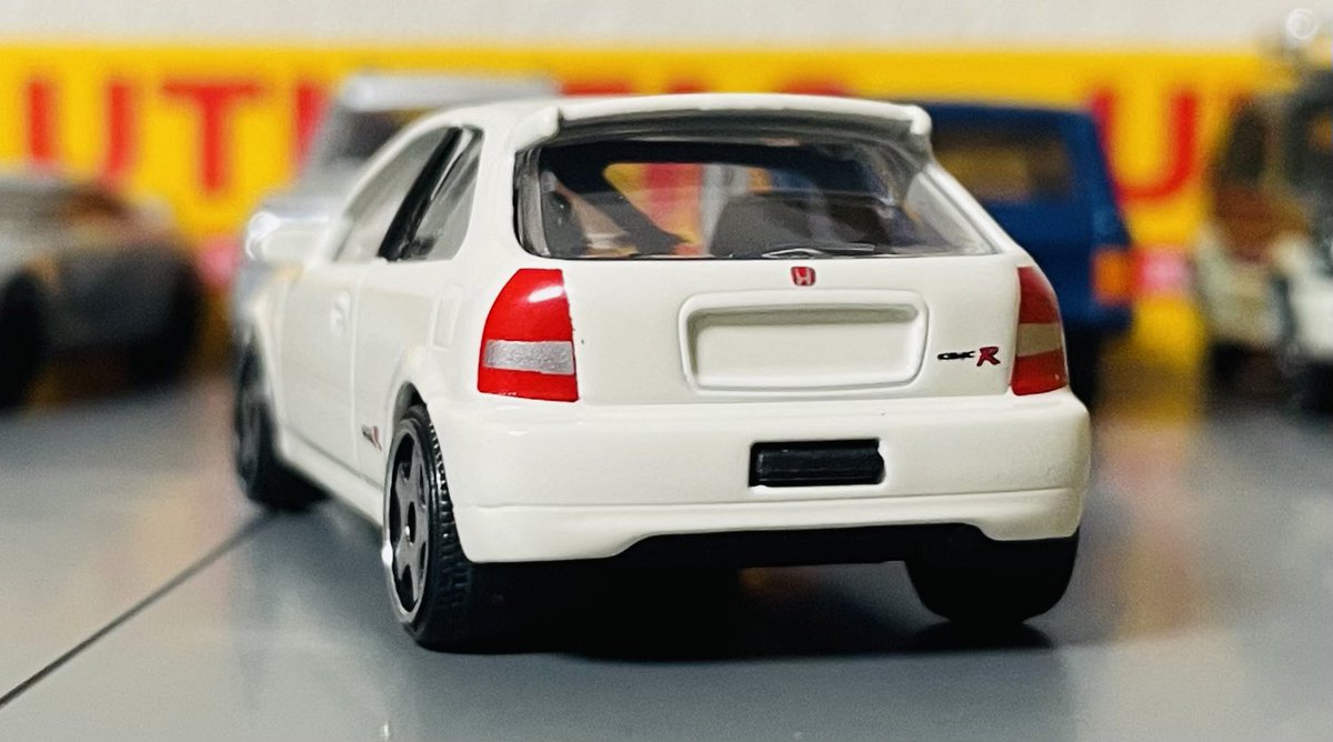 _urataro_'s tweet photo. Majorette HONDA CIVIC TYPE R EK9

当時このEK9だけはなんとしてでも手に入れたいって気持ちが強かったです
初登場時はEKだけ一アソにつき一種でしたからね
ただ意外と近所のイオンでは34だけ荒らされ、EKとエボは残り気味でした

なんだかんだ装着されてるホイールは個人的に好感持てます https://t.co/PxmKfafKc4