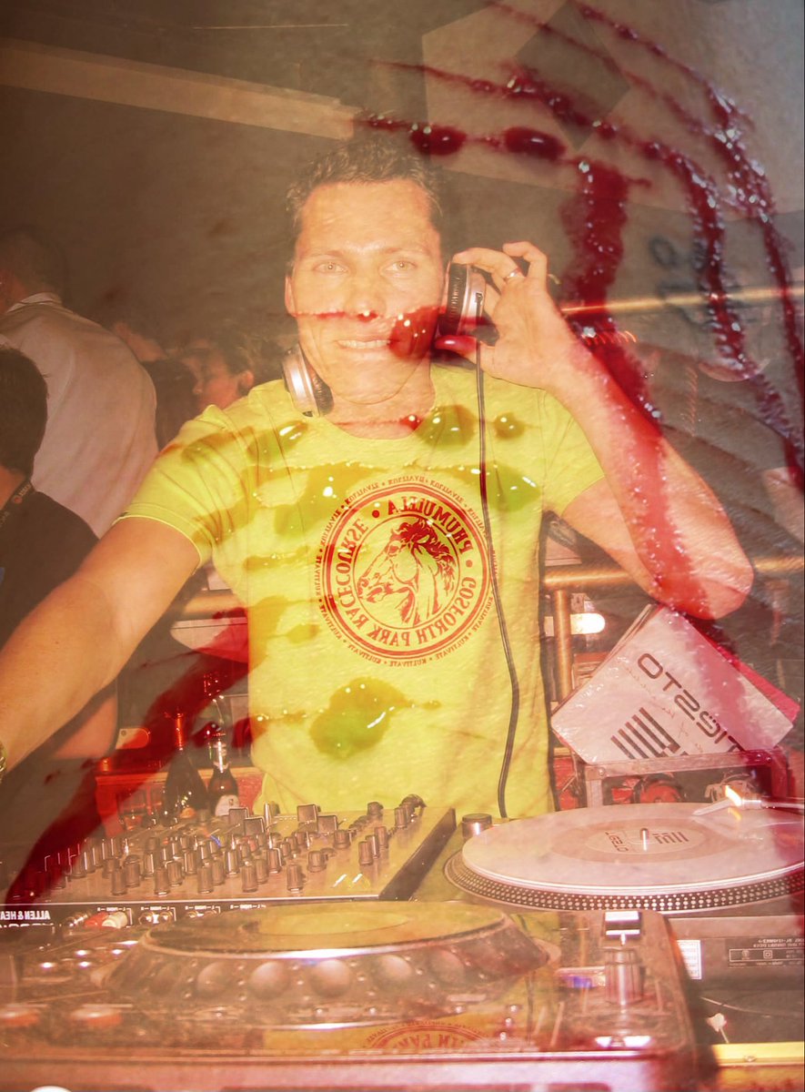 dogboythings's tweet photo. Omg DJ Tiësto what r u doing here?! SFX NOT REAL!! https://t.co/KK0lcGZvBH