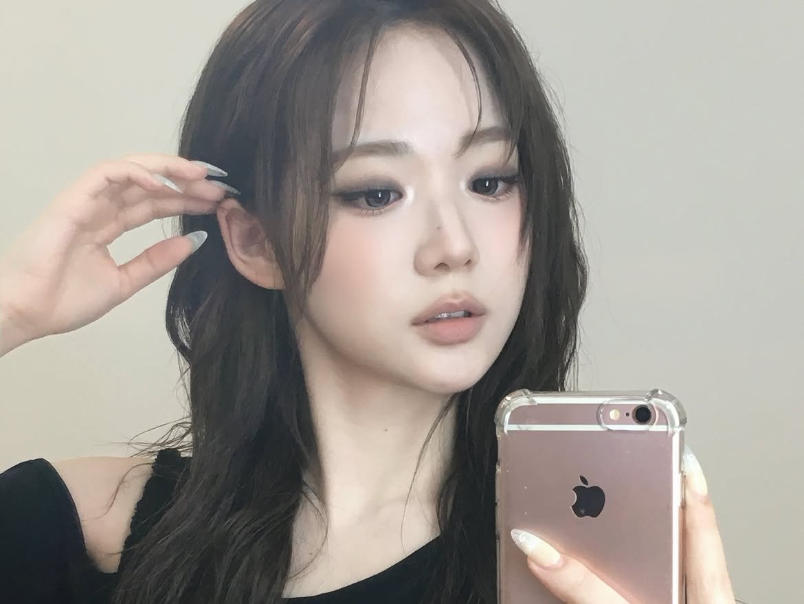 snowdoesnot's tweet photo. ✨️ 트리플에스 윤서연 메이크업 정보
• 아이: 리스키뷰티 피그먼트 섀도우 팔레트 소프트 스모키
• 블러셔: 프레시안 에그라이크 크림 블러쉬 07 밀키모카, VDL 치크스테인 리퀴드 블러셔 07 코코아 무스
• 립: 포렌코즈 누가 하이앤드핏 립펜슬 05 모카 누가, 맥 569 alone time https://t.co/Bo51dIascZ