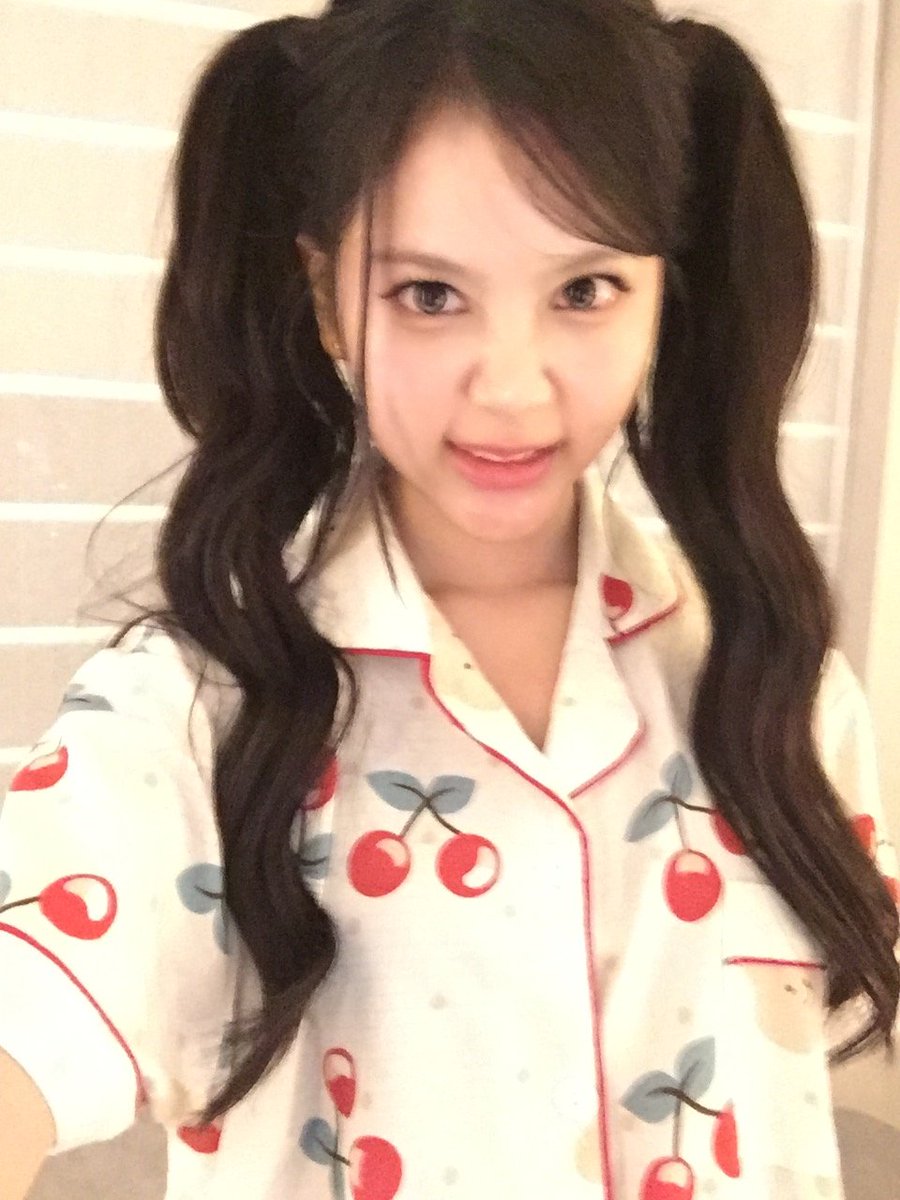 H2HCARMEN_INA's tweet photo. [220726] #CARMEN WEVERSE COMMENT

👤: Unnie-ah... TMI hari ini~~~ go go
🌴: Eumm........ hari ini aku libur hehe

#Hearts2Hearts #카르멘
@Hearts2Hearts https://t.co/nMgGRa8RJk