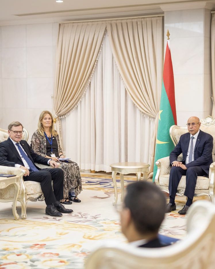 AussenMinDE's tweet photo. C’était un grand honneur d‘échanger avec vous, Monsieur le Président @CheikhGhazouani, sur les défis que nous devons relever ensemble. La #Mauritanie est un partenaire fiable et stable pour l‘Allemagne dans une région fragile. L‘Allemagne reste aux côtés du peuple mauritanien. https://t.co/vrUVnzUYvV