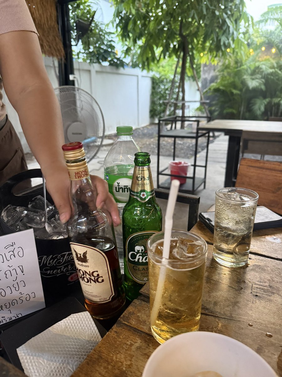 TiggerKo1's tweet photo. ถ้าลพบุรีจะเงียบขนาดนี้ ขอเมาก่อนละกันนะ😂 https://t.co/Ii42AyliwU