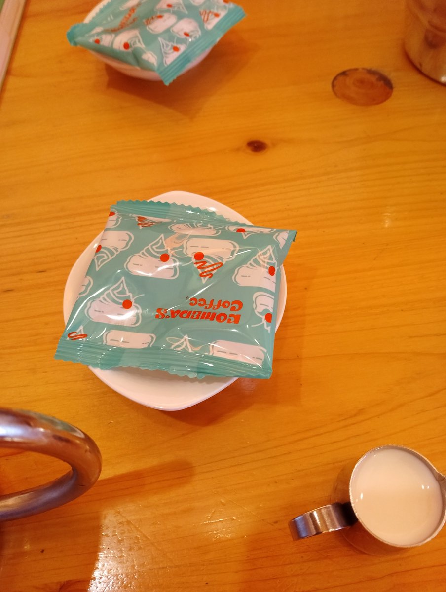 fig1052's tweet photo. 家族と夜カフェ☕ https://t.co/OfIYdzLUNr