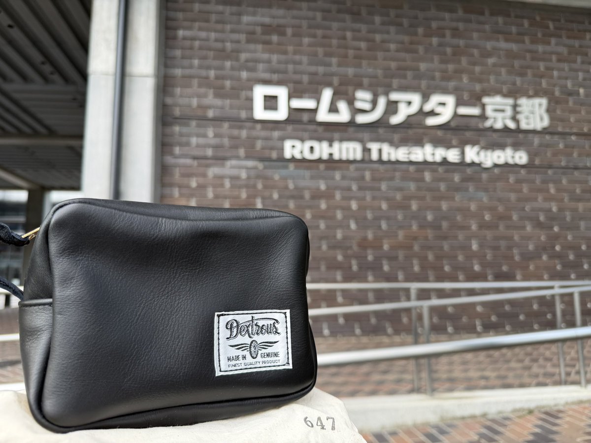 jsb2x3_flo_eg's tweet photo. KENJIRO YAMASHITA TALK TOUR 2026 "TRIP" 京都公演☺️💚
首を長くしてお待ちしておりました🥰
トークの内容は言えへんけど今年も面白いしずっと舞台上うろうろしてるしお客さんとのやりとりも面白くできて相変わらず天才やった❣️
健二郎が作った #DEXTROUS ポーチも無事getしたので大切に使います😭💞 https://t.co/C8GB11BZau