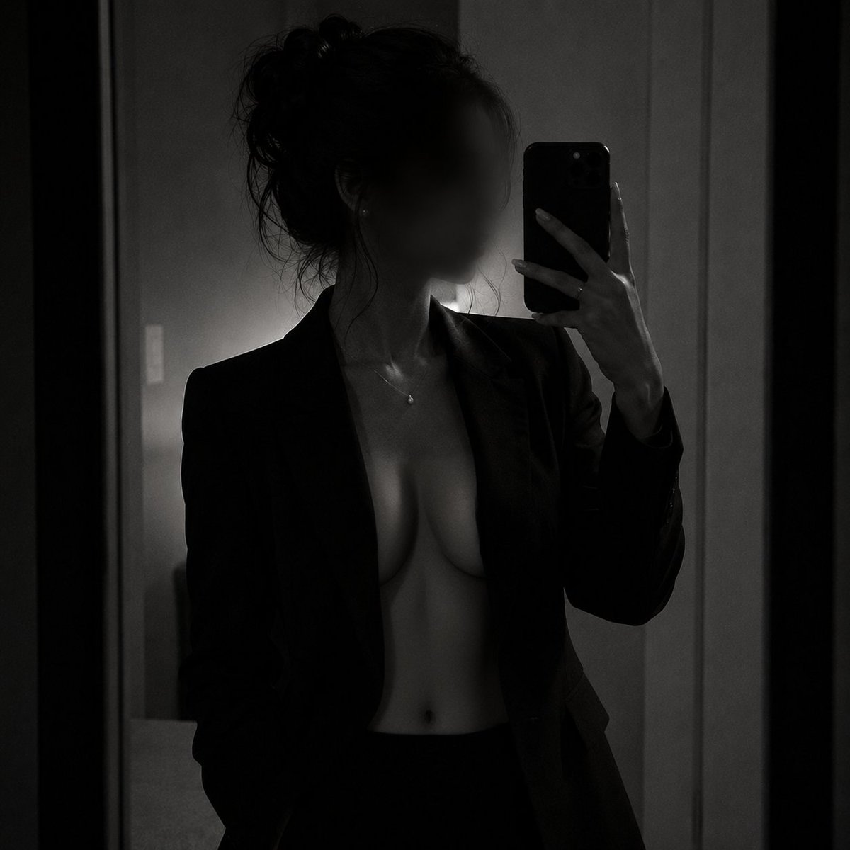 nawa________'s tweet photo. Mirror shows only what I choose to reveal.  
The rest remains in shadow... https://t.co/K7jyNjWMon