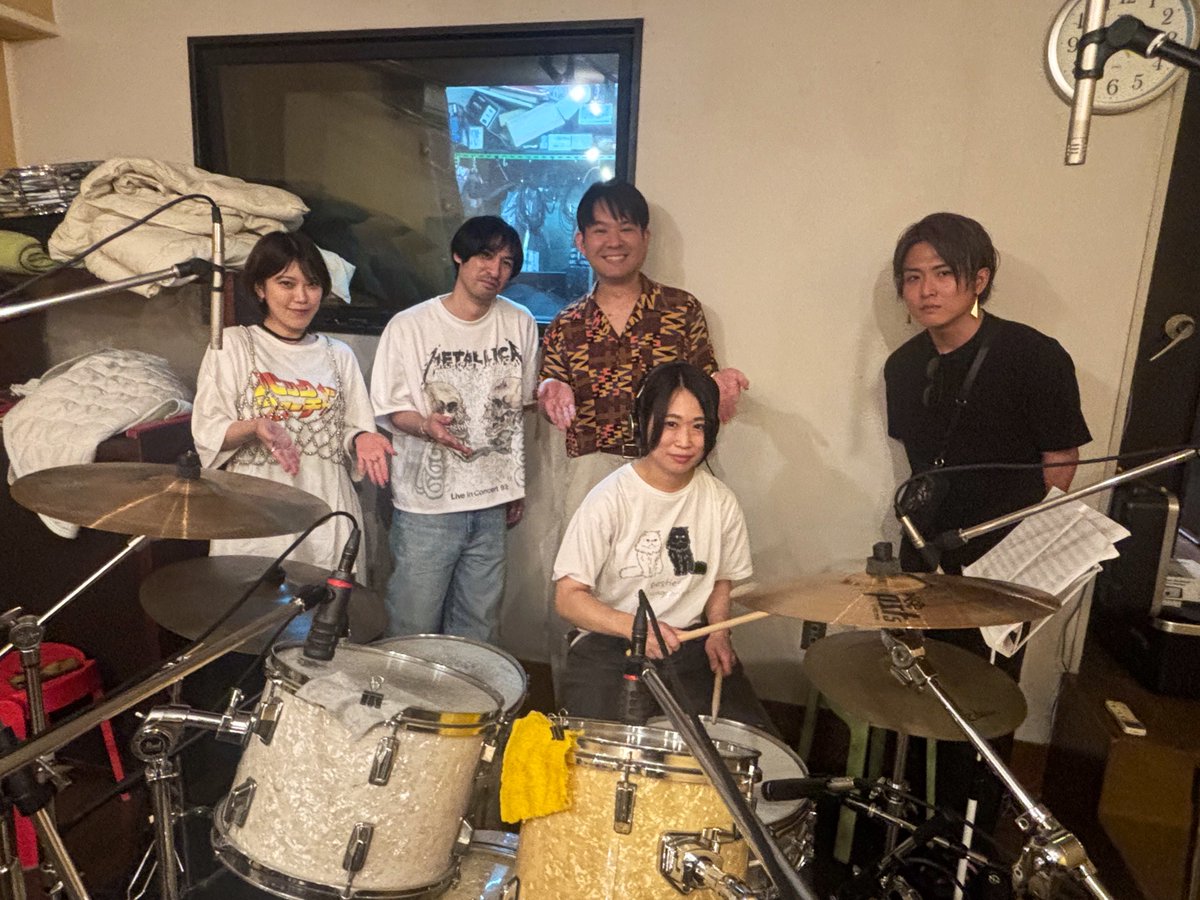 unknown_swamp's tweet photo. 先日、Studio Zotさん@StudioZot にてドラムrecを行ってきました！
トラブル対応や細かい調整もして下さり爆裂な感謝です🙏
これにてアルバム曲のドラムrecは全て完了！！
完成に向けて頑張ります💪 https://t.co/7QqZP4UeDY