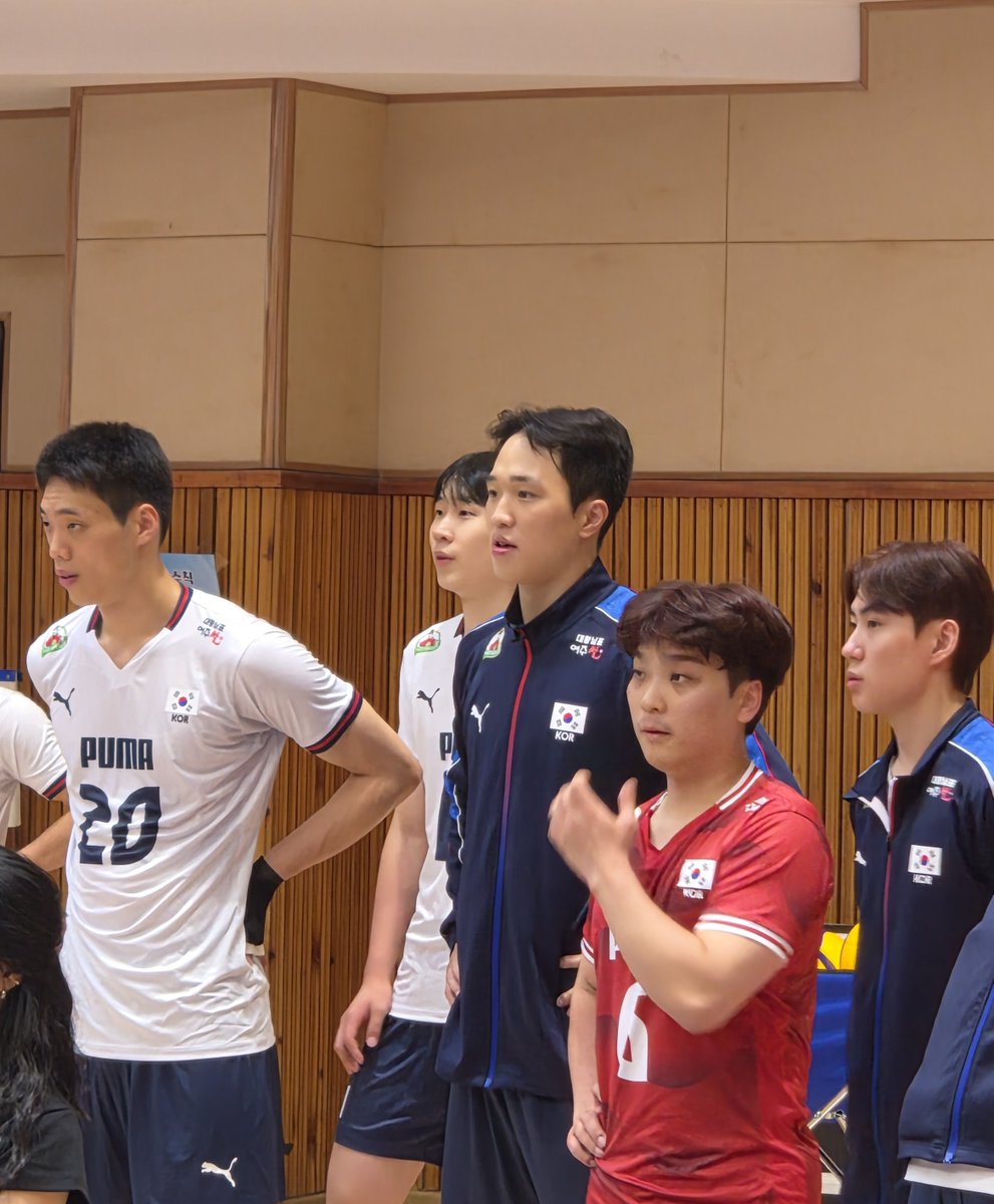 rtartist_0's tweet photo. 국대즈❤️💙 https://t.co/3AZm43I3pT