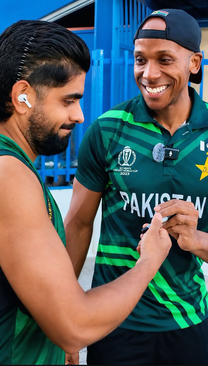pctcore's tweet photo. WEST INDIES FAN MEETUP WITH BABAR AZAM! THE JERSEY SIGNED AND PHOTO! 

#trending #reels #viral #lucky #babarazam #pakistan #cricket #pcb #pct #pakistancricket https://t.co/2wJZRcBlW9