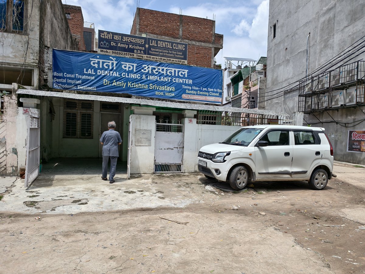 Docamiy's tweet photo. भवन से दूरी भी मात्र 10 फीट भी नहीं है स्वस्थ के लिहाज से भी ये अनुचित है कृपया इसे तत्काल प्रभाव से किसी अन्य स्थान पर लगवाने के कष्ट करे महान दया होगी
@UPPCLLKO https://t.co/K5y3Bf2rg2