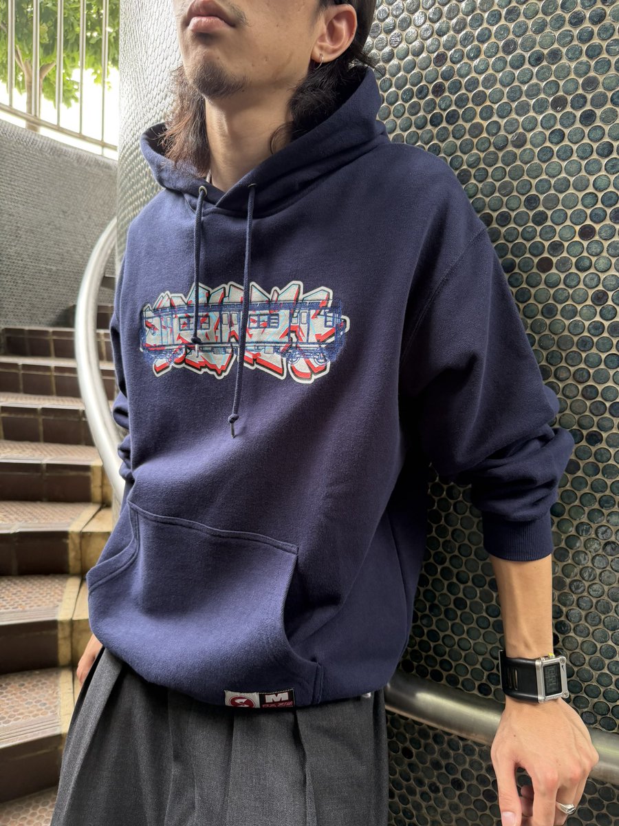 DDparkside's tweet photo. ~FEATURED ITEMS~
【SUBWARE】
STASH PIECE + TRAINCAR HOODIE

フロントにスクリーンプリントと
TRAINCARの刺繍、
ポケット部にブランドロゴの
タグを配したフーディー。

#doubledutchparkside_subware
#doubledutchparkside
#subware
#gifu  #岐阜セレクトショップ https://t.co/yTelsGx27A