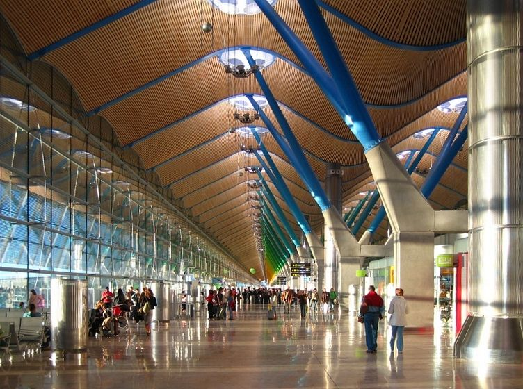 MadridProyecta's tweet photo. 🛅Madrid no tendrá tasa turística para "no gravar actividad que genera empleo".

Desde 2019 el número de turistas ha aumentado un 13% y el gasto un 71%.

🗨️https://t.co/l31iWompQo https://t.co/6MLgnth8BT