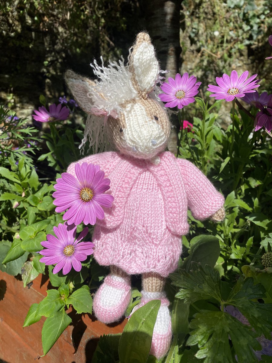 CreativeKnits's tweet photo. Happy Wednesday everyone. 🐴🐰#handmade #specialgifts #corkcrafts #eastcorkcrafters https://t.co/D8BiRGhAeL