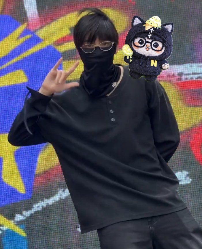 kh1ovele's tweet photo. ก็ว่าคุ้น ๆ https://t.co/EonyXrmWWO