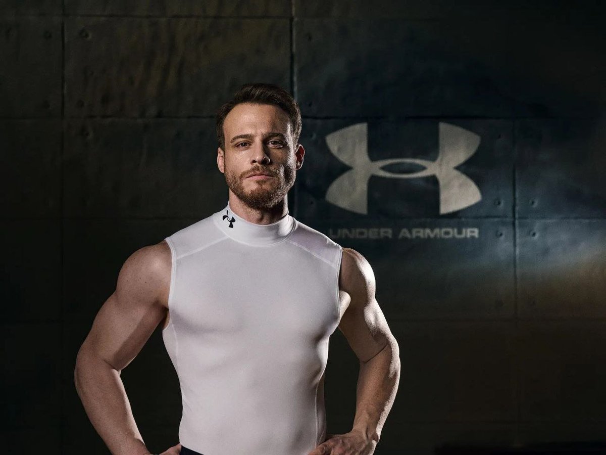 thebursinbrasil's tweet photo. 🔥📰 Conhecido por seu estilo de vida ativo e sua dedicação aos esportes, Kerem segue representando os valores da Under Armour, unindo performance, disciplina e autenticidade. 

Mais uma vez, a colaboração entre Kerem Bürsin e Under Armour demonstra a força de uma parceria construída ao longo do tempo e que continua conquistando o público dentro e fora da Turquia. ✨💪

#KeremBürsin