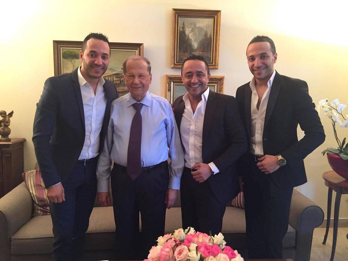 ISuccar's tweet photo. راح يجيب السلام                                 راح يجيب برازق https://t.co/tVDyntDFhC