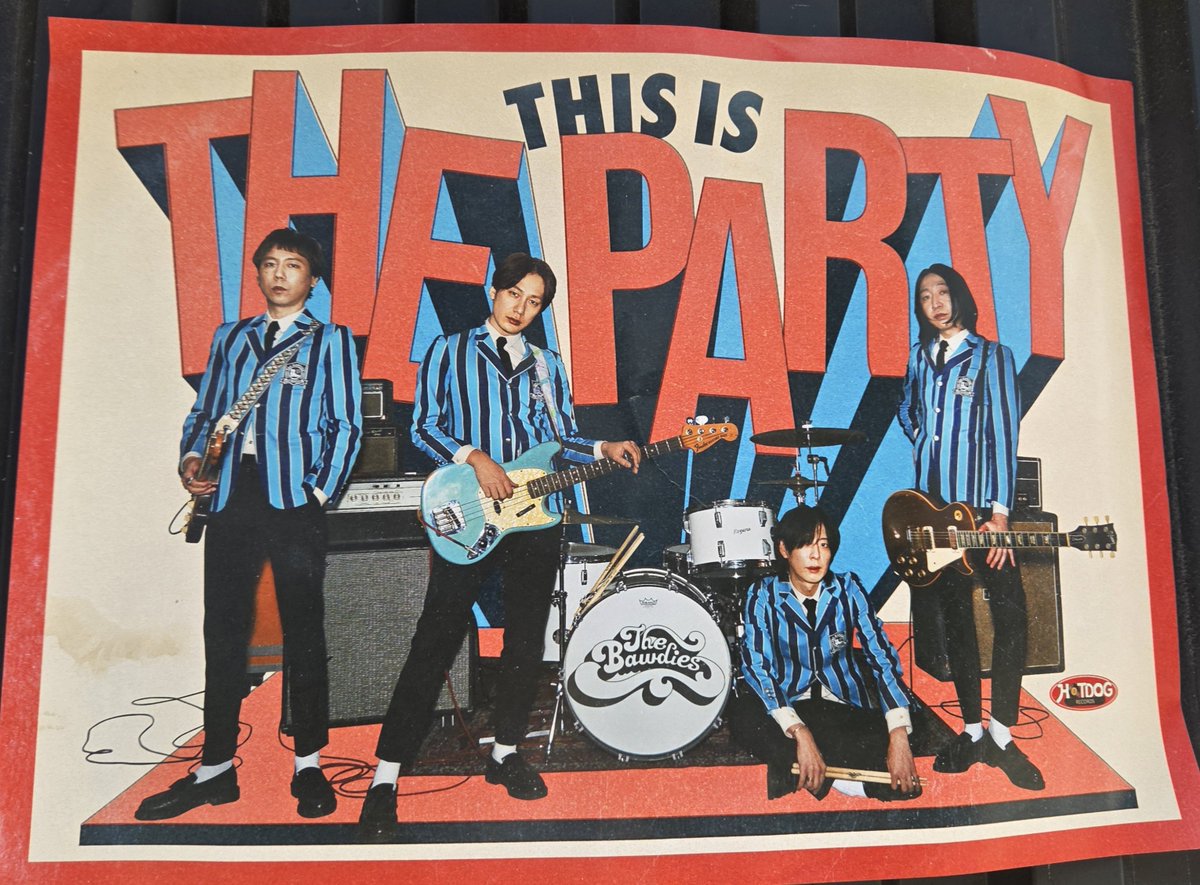 44DK45's tweet photo. ツアーを通して、アルバムの曲が今までよりもっともっと好きになったんだけど、アルバム以外の曲も改めて魅力的に聴こえた。セトリを見ながら、本当にどこを切り取っても素敵すぎる流れだったのを思い出す。いい意味で変わらないんだけど、新しさをくれるTHE BAWDIESはやっぱりすごい！
#THEBAWDIES https://t.co/LBIuiCxUQT