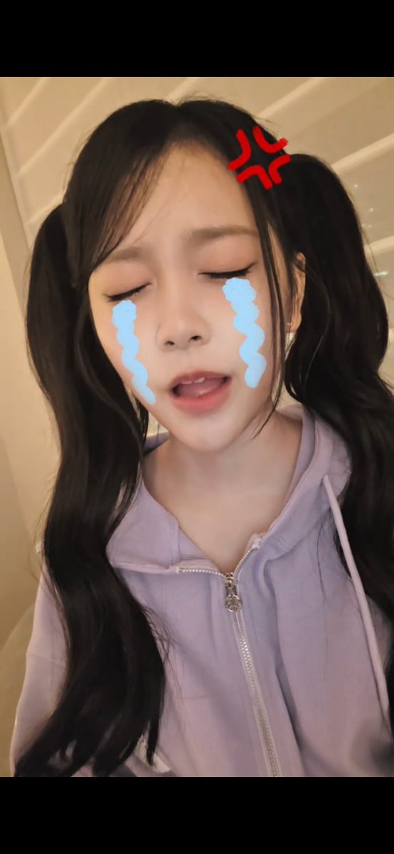 tee_dump's tweet photo. 😊 : Sangat lucu
😊 : Hanya 50 orang yang bisa berkomentar berdasarkan kedatangan, pertama dilayani, apakah ini fungsi baru?
🌴 : Sudah ada sejak lama

“Gak bisa balas comment”
😭😭siap” gaes kegabutan carmen next pasti dia buat gini lagi hanya 50 orang yang bisa comment…
Fix dia balas satu” keknya 😭😭😭😭
