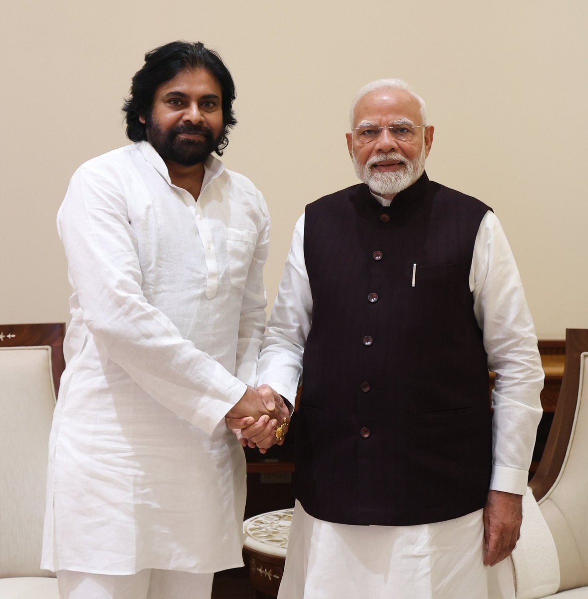 VenkaT_PawanisT's tweet photo. Hated by many
Defeated by none https://t.co/RQJGcZ59oN