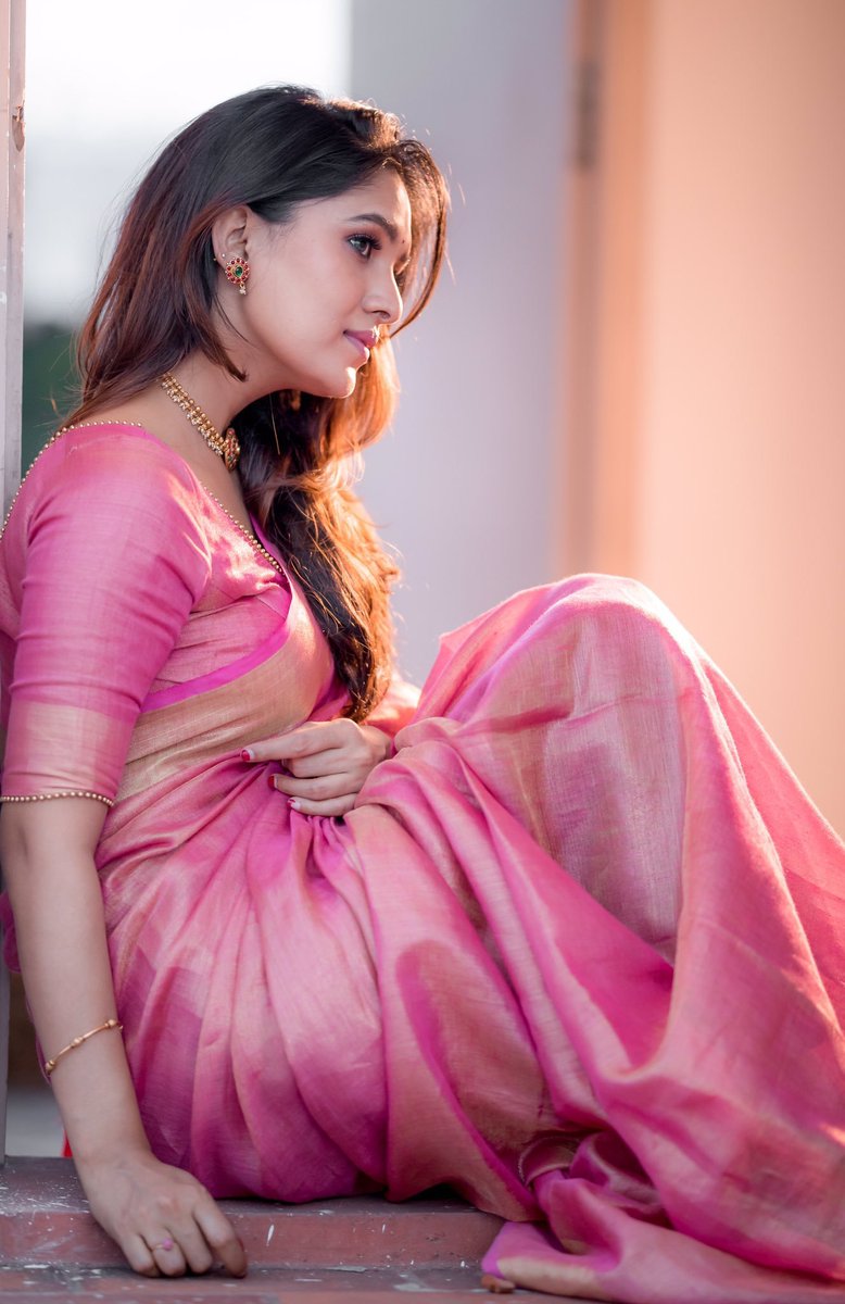 INSTANTTOLLY's tweet photo. 🌸 Vani Bhojan in Timeless Pink Saree Elegance | Traditional South Indian Beauty ✨

#VaniBhojan https://t.co/NfWndGVcCa