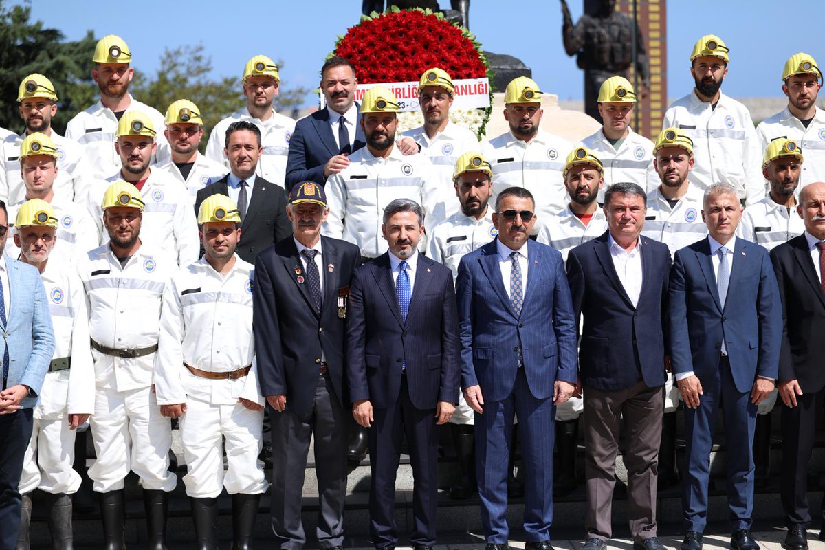 AhmetAYDIN_02's tweet photo. 103 yıllık köklü bir dayanışma mirası olan Amelebirliği’nin kuruluş yıl dönümü programında, emeğin onurunu ve madencilerimizin fedakârlığını bir kez daha vurguladık.

Alın teriyle ülkemizin kalkınmasına güç veren, 6 Şubat depremlerinde gösterdikleri insanüstü gayretle milletimizin gönlünde müstesna bir yer edinen tüm madenci kardeşlerimize şükranlarımı sunuyorum.

Amelebirliği’nin 103 yıllık dayanışma ruhunun daha nice yıllar yaşamasını diliyor; başta maden şehitlerimiz olmak üzere ebediyete irtihal eden tüm emekçilerimizi rahmetle yâd ediyorum.