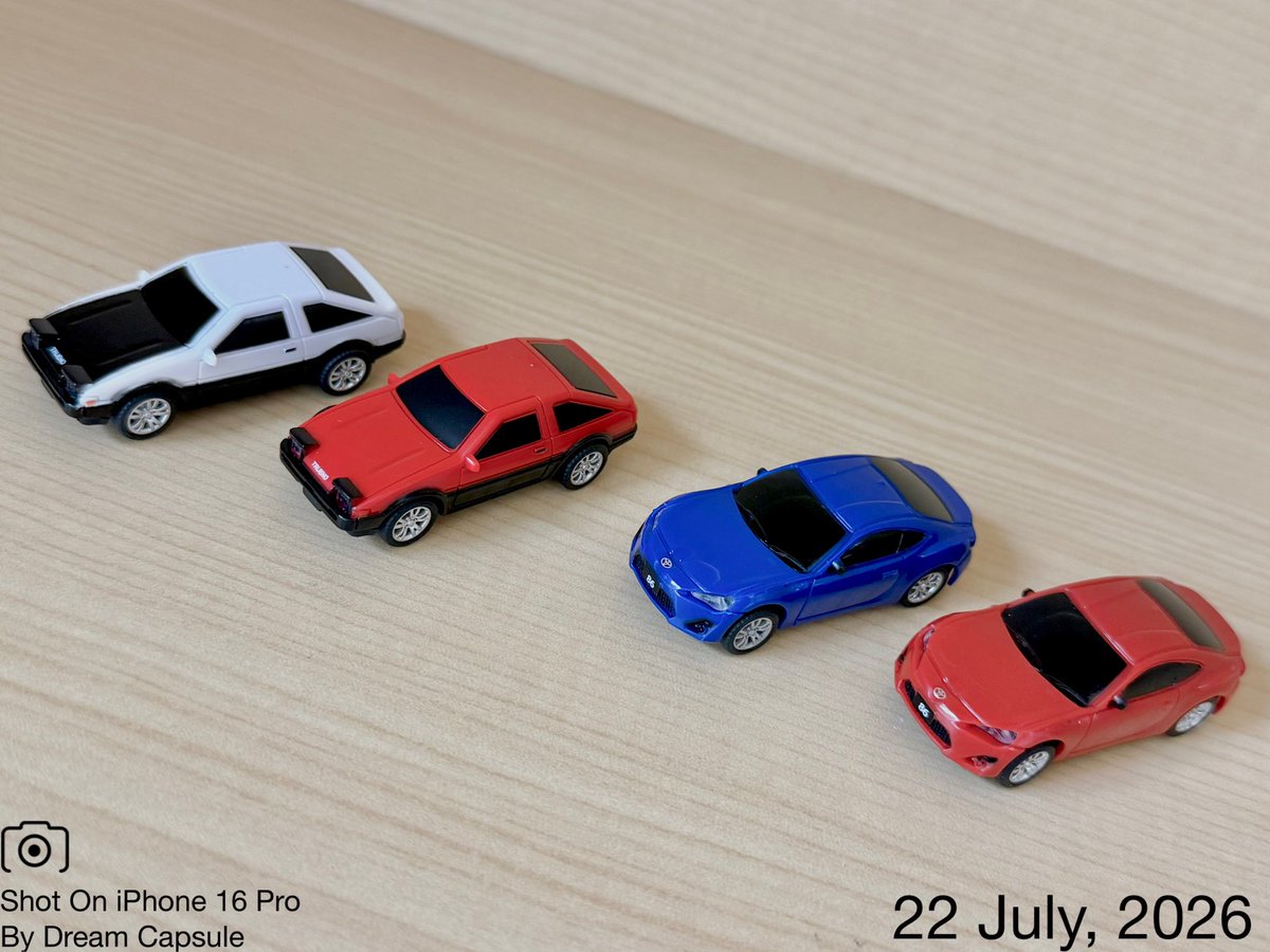 dreamcapsuleCEO's tweet photo. 🌟新入荷ガチャ商品プレゼントCP🌟

夢の新旧コラボが実現！🚗
「プルバック TOYOTA86&amp;AE86」

フォロー&amp;RP(RT)していただいた方の中から抽選で2名様に全4種セットをプレゼント🎁
ドリカプへの入荷日とキャンペーン詳細は↓

#ドリームカプセル #ガチャ専門店 https://t.co/jY9N92yxKc