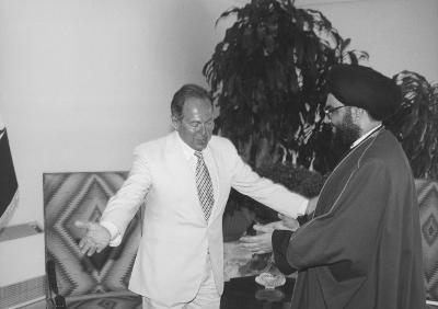Qassem_hodroj_'s tweet photo. سيكتب التاريخ انه في يوم من الأيام كان للبنان رئيس فتح الاحضان لأستقبال سيد الرجال .
وسيلعن التاريخ رجل زحف على ركبتيه ليلتقط صورة مع الدجال مغتصب الأطفال. https://t.co/uqhjHeHS4g