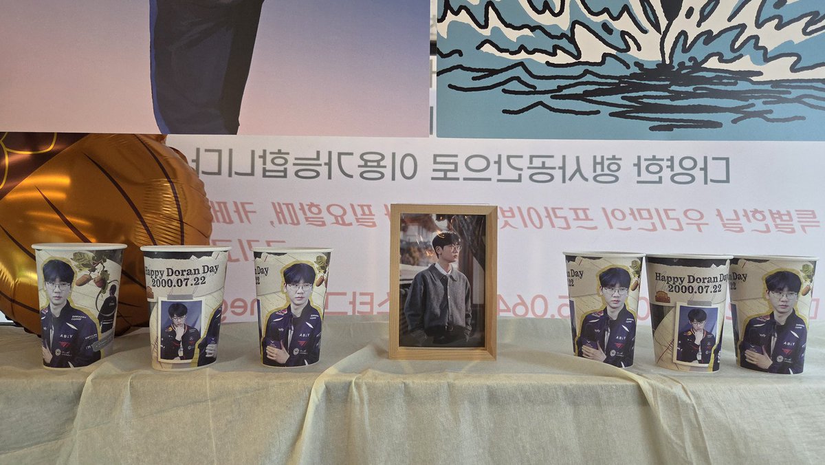 doranbcafe0722's tweet photo. 𝟐𝟎𝟐𝟔 𝐃𝐎𝐑𝐀𝐍 𝐁-𝐃𝐀𝐘 𝐂𝐀𝐅𝐄

𝐂𝐥𝐨𝐬𝐞.

3일동안 방문해주신 분들 모두 감사합니다!!🫶 https://t.co/RXhGFpEH1v