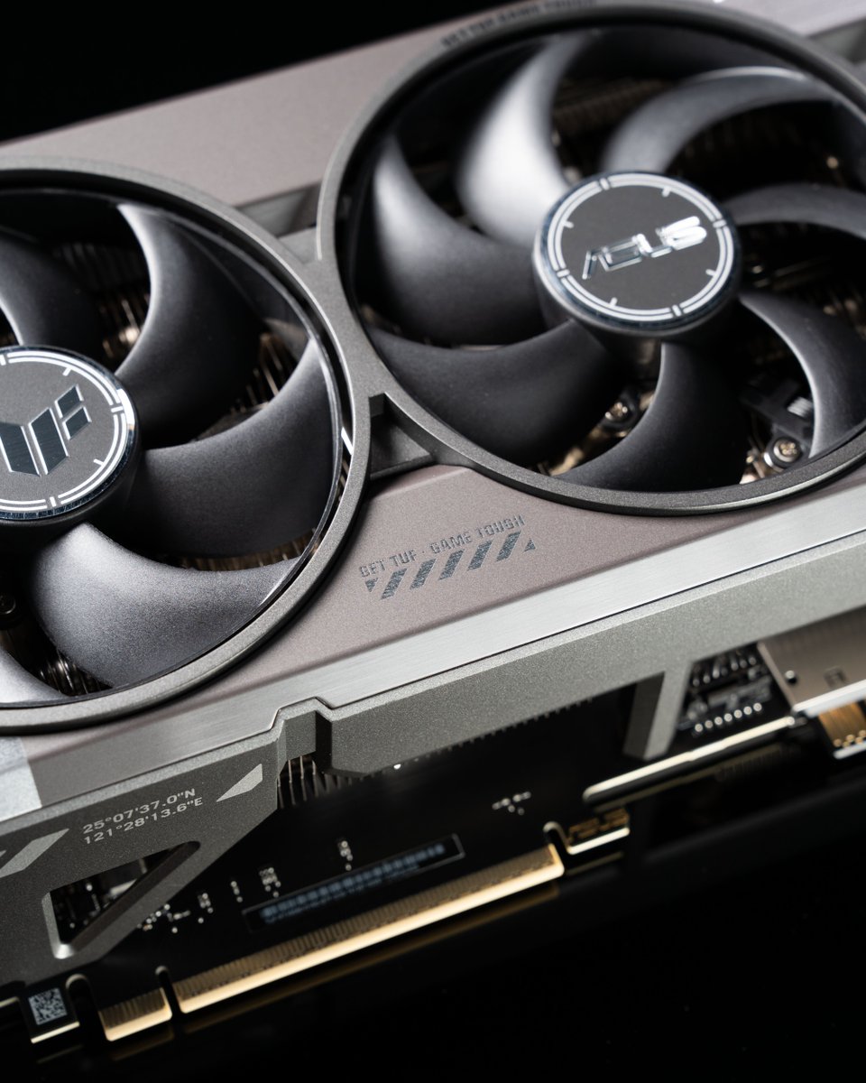 ASUS's tweet photo. Built TUF to last, engineered to stay clutter-free. 🛡️

Upgrade to flagship power with the TUF Gaming GeForce RTX™ 5080 #BTF Edition. ✨

Learn more: https://t.co/e7wF63O9wp

#TUFGaming #GeForceRTX #graphicscard https://t.co/xn83HTs2LE