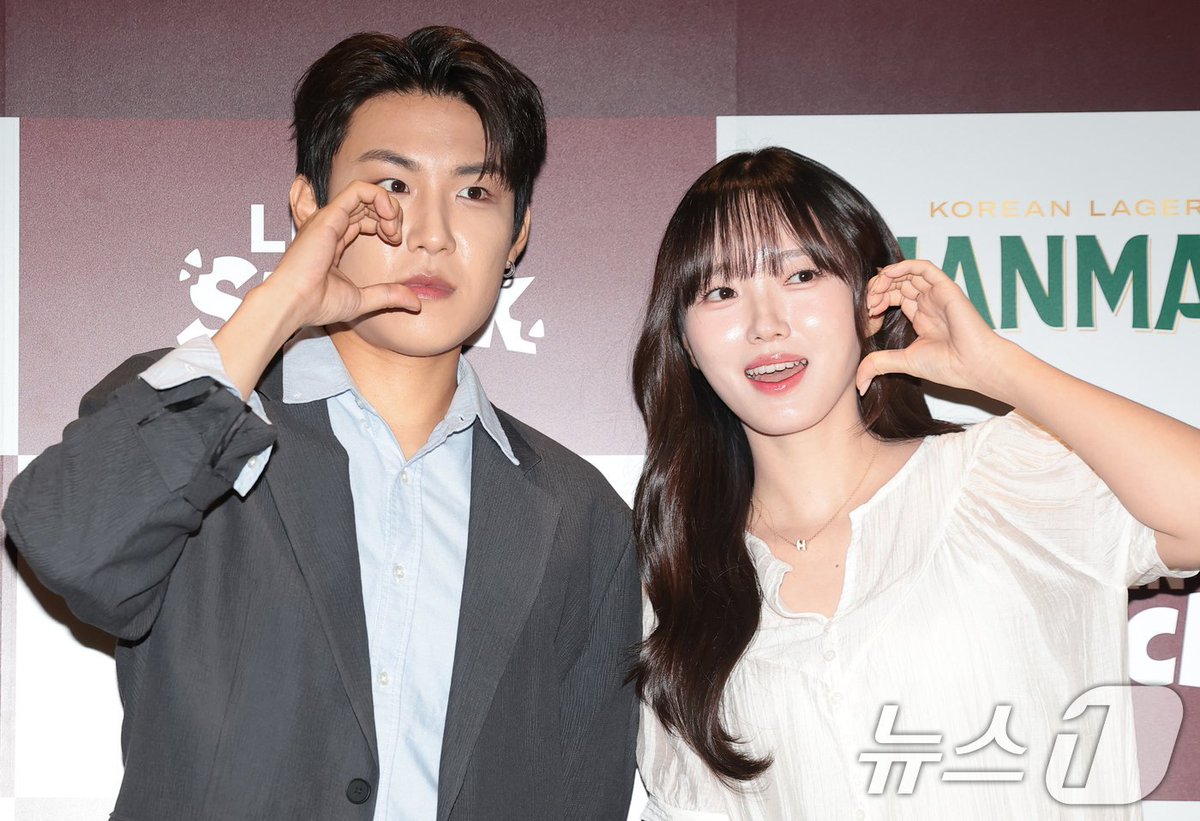 PARKWOOJINBASE's tweet photo. 260722 PARK WOOJIN and Moon Dain at the Director's Arena photo event.

https://t.co/jqca9ID7FY
https://t.co/nHGZUrHhjC
https://t.co/l2k72A8PoL
https://t.co/bbORTohkyp
https://t.co/Om7mTP6ski
https://t.co/R81FtIljtr
https://t.co/4FEhhB5IcT

#박우진 #PARKWOOJIN @PARKWOOJINoffcl https://t.co/Hh4dZjBbbg