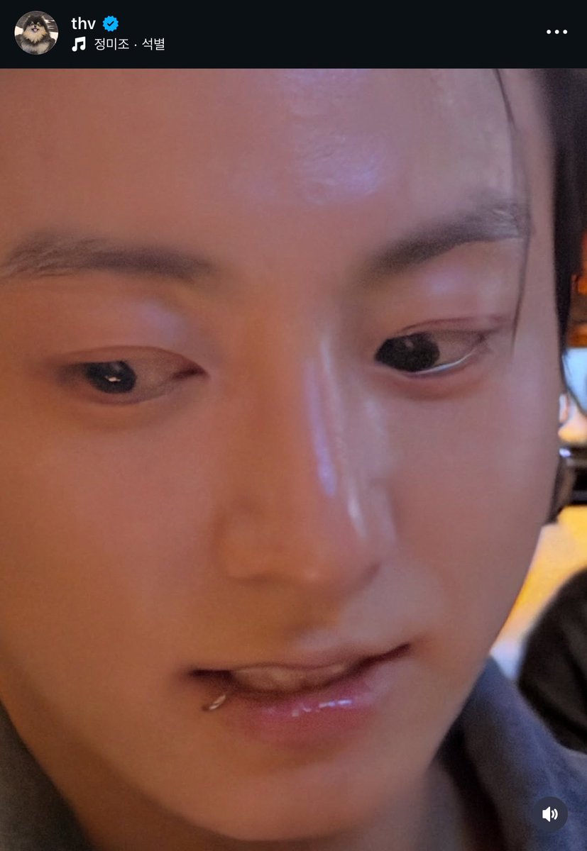 JUNG9795_'s tweet photo. udah ya author taekook minggir dulu, ini taehyung lgi memasak sendiri 😭😭😭😭
zoom bgt ini si adekkk!! pasti taehyung jg kegemesan kayanya, mana kya bayik mukanya klo bare face tuh 🤧 https://t.co/LDtQUCdUvM
