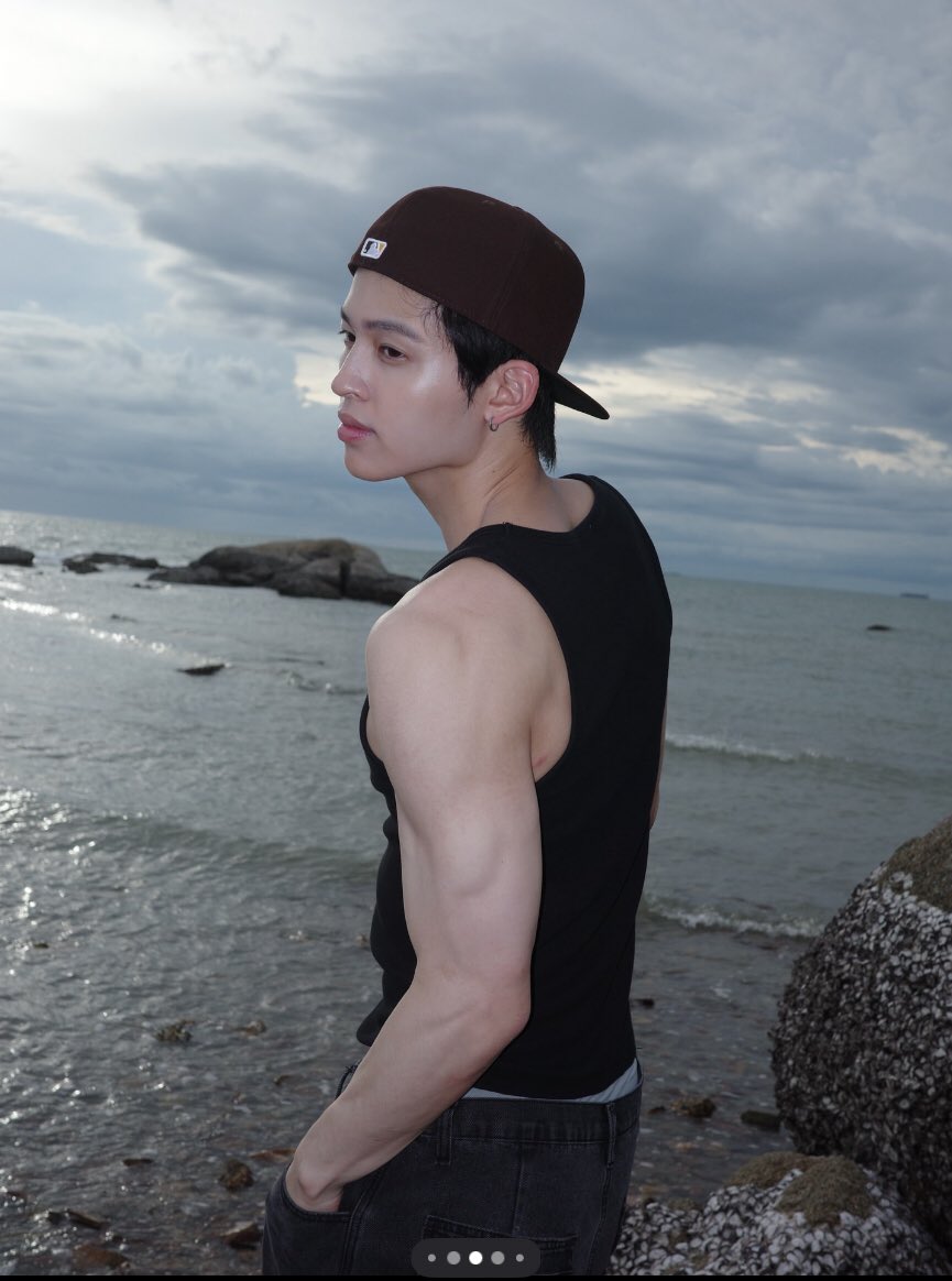 Amemi16's tweet photo. จากเด็กชาวเลในวันนั้น…สู่เจ้าของเกาะในวันนี้ ความพยายามไม่เคยทรยศใคร ฮึก 😭 คุณหนูหนึ่งเดียวตาถึงมาก

#ppnaravit https://t.co/0ISspl4xP2