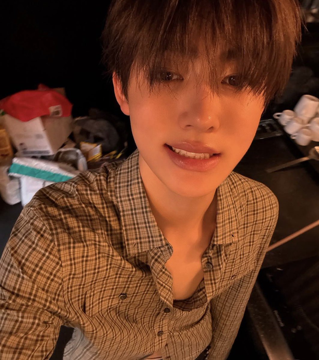 igemoya____'s tweet photo. 엄성현 왜 이렇게 잘생긴 거야　..? https://t.co/b62ymn78RI
