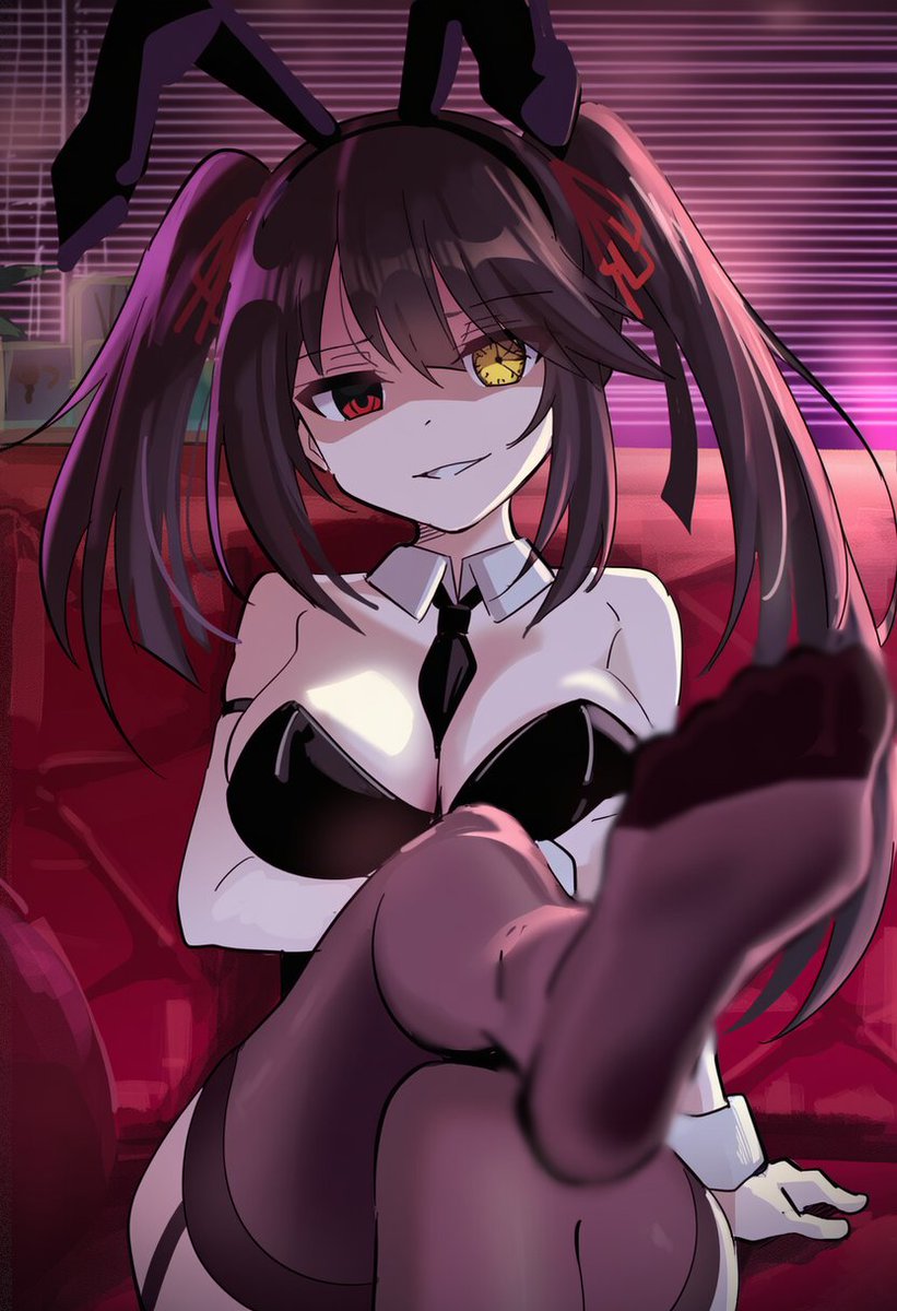 2DFDKURUMI's tweet photo. Ara ara~ 💦🖤
Bunny suit on, foot in your face…
You’re already leaking like the pathetic addict you are.  Sniff. Worship. 
Send everything for these thighs. 💸 

https://t.co/T9Zs6fAkwK https://t.co/CS1vxpdWxS
