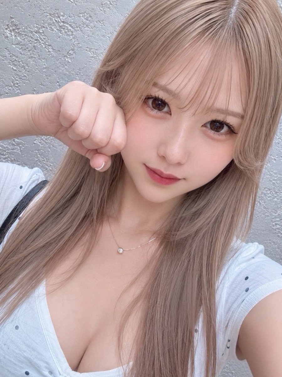 りん tweet media