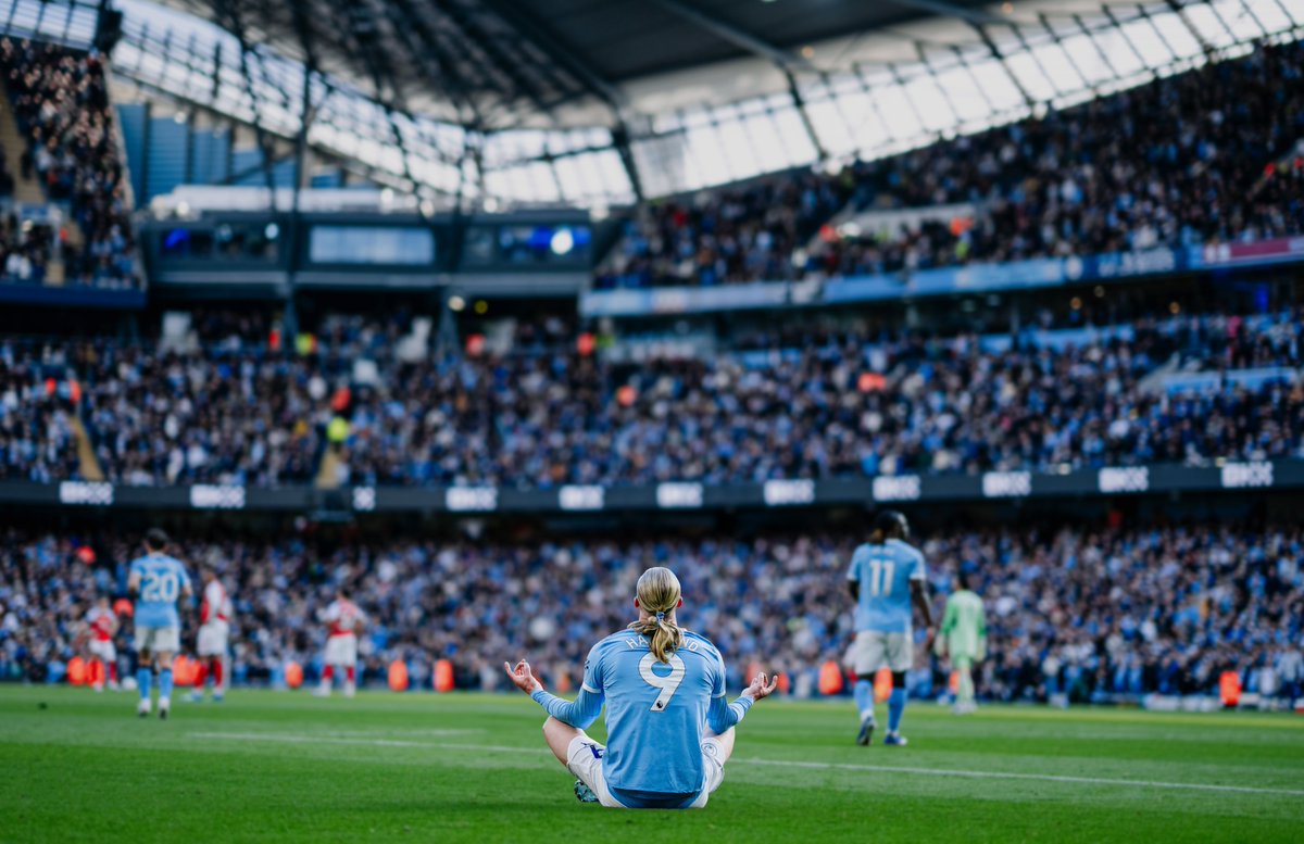 ManCityPT's tweet photo. AURA ⭐️✨🌟✨ https://t.co/y8sHDoHkc2