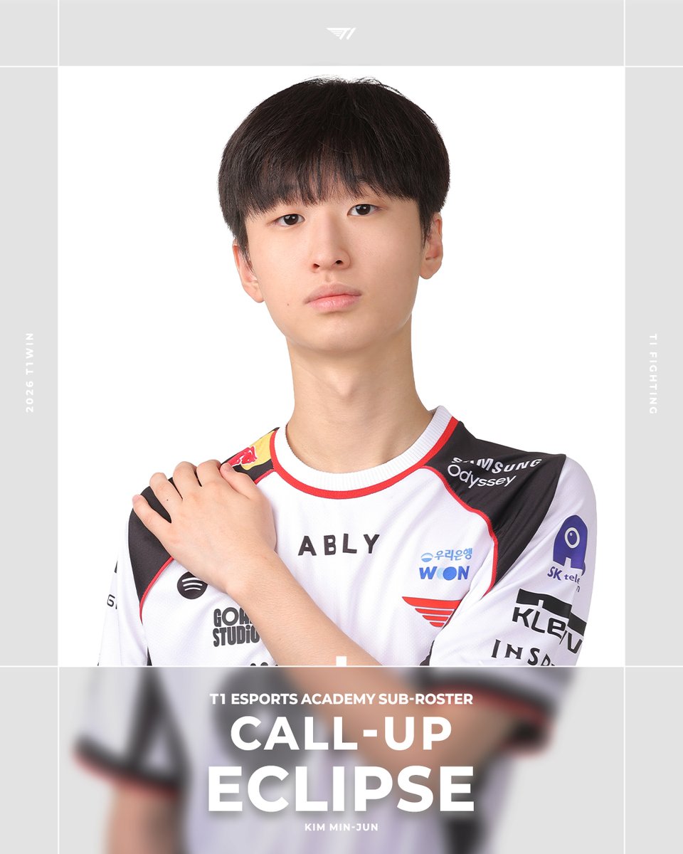 T1LoL's tweet photo. 𝐂𝐀𝐋𝐋-𝐔𝐏, '𝐄𝐂𝐋𝐈𝐏𝐒𝐄'

T1A Rookies의 BOT, 'Eclipse' 김민준 선수가 T1 Esports Academy 팀의 서브 로스터로 합류합니다.
더 넓은 무대에서 새로운 도전을 시작하는 'Eclipse' 선수의 활약을 기대하겠습니다.
LCK CL 정규 시즌 1-2라운드동안 최선을 다해준 'Jinbeom' 천진범 선수에게도 지속적인 응원 부탁드립니다.

T1A Rookies’ BOT ‘Eclipse’ has been called up to the T1 Esports Academy sub-roster!
We look forward to seeing him shine on a bigger stage.
Please continue to send your support to 'Jinbeom', who gave his all throughout LCK CL R1–2.

#TogetherAs1