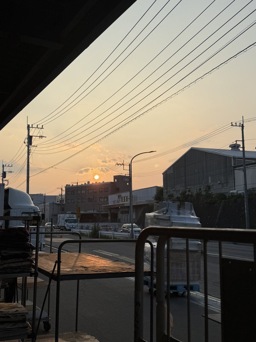 jujun044's tweet photo. 昨日の積み残しを回収しに市場へ

いっぱい仕入れたらいっぱい売りましょうね〜 https://t.co/9kObOUhYKa