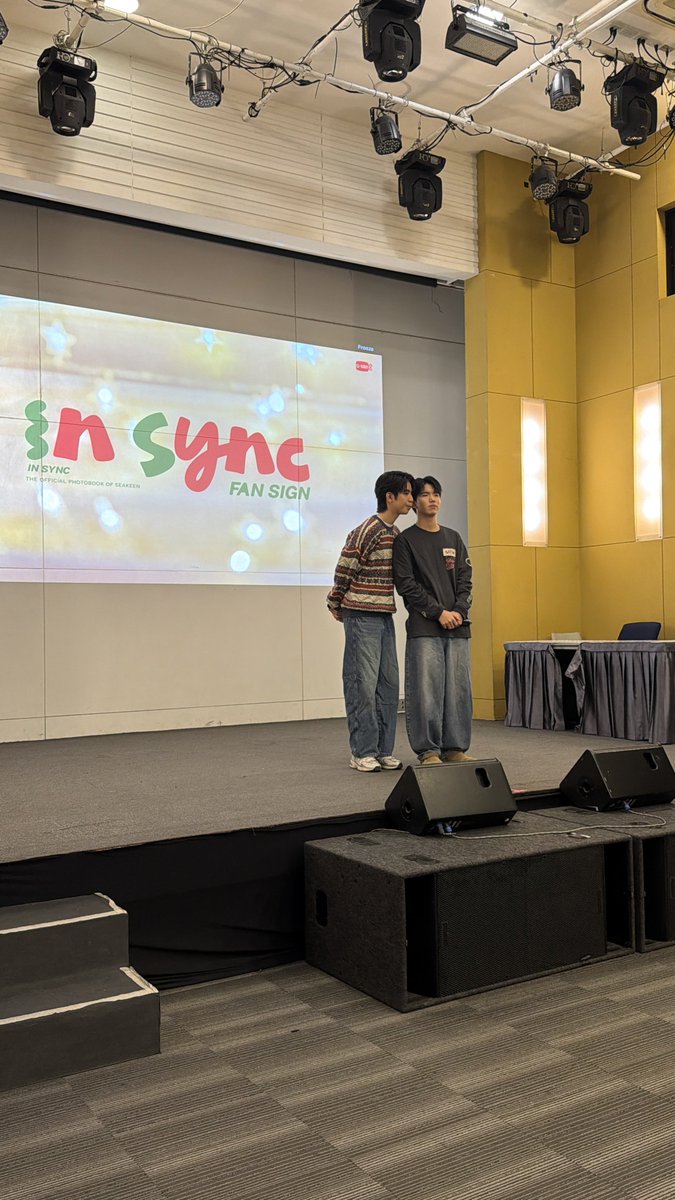 GmmtvShop's tweet photo. ขอบคุณทุกคนที่มาเจอกับซีและคีนใน IN SYNC THE OFFICIAL PHOTOBOOK OF SEAKEEN FAN SIGN นะครับ วันนี้สนุกมาก เดินทางกลับบ้านกันดี ๆ น้า

@sea_ta_lay @keenkeno_sp 

#SeaKeenFanSign
#INSYNCxSeaKeen
#SeaKeen
#GMMTV https://t.co/OlMGnFcqtn