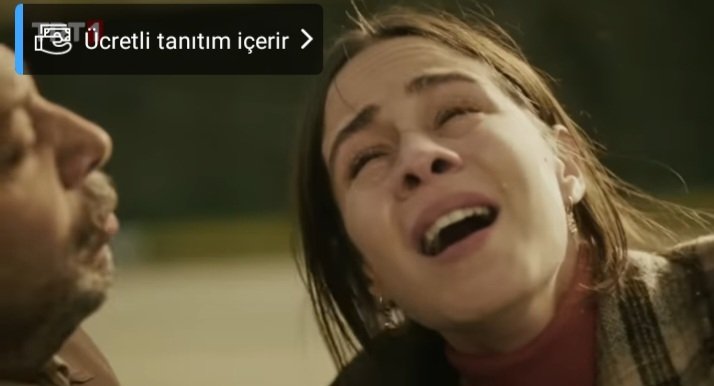 snowdropblue's tweet photo. Esmenin çocukluğuna bakalım ortaokul terk büyük ihtimalle okuldan alındı,anne ve babasının tavrından şiddet gördüğü belli,küçük yaşta furtuna konaga temizlikçi yapılmış. Esme evde değil barakada türkü söylüyor demek ki evde şarkı bile söyletmiyorlarmış 
#TaşacakBuDeniz #EsDil https://t.co/q6awncrYJB