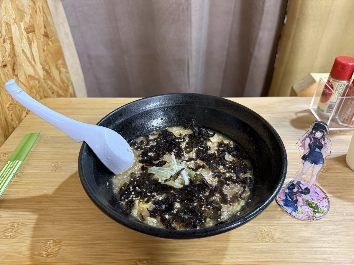 TypeRaito's tweet photo. ・円山　嬉
　塩チャーシュー大盛り
　食後メニューのおじや
・マルミコーヒースタンド
　コーヒーソフト
・灯台コーヒー
　森高牧場ソフトクリーム
　
暑い日が続くので
特にソフトクリームが美味しい時期ですが食べ過ぎには注意して下さい(おま言うꉂ🤣w𐤔 https://t.co/Pfj3IDKaUG