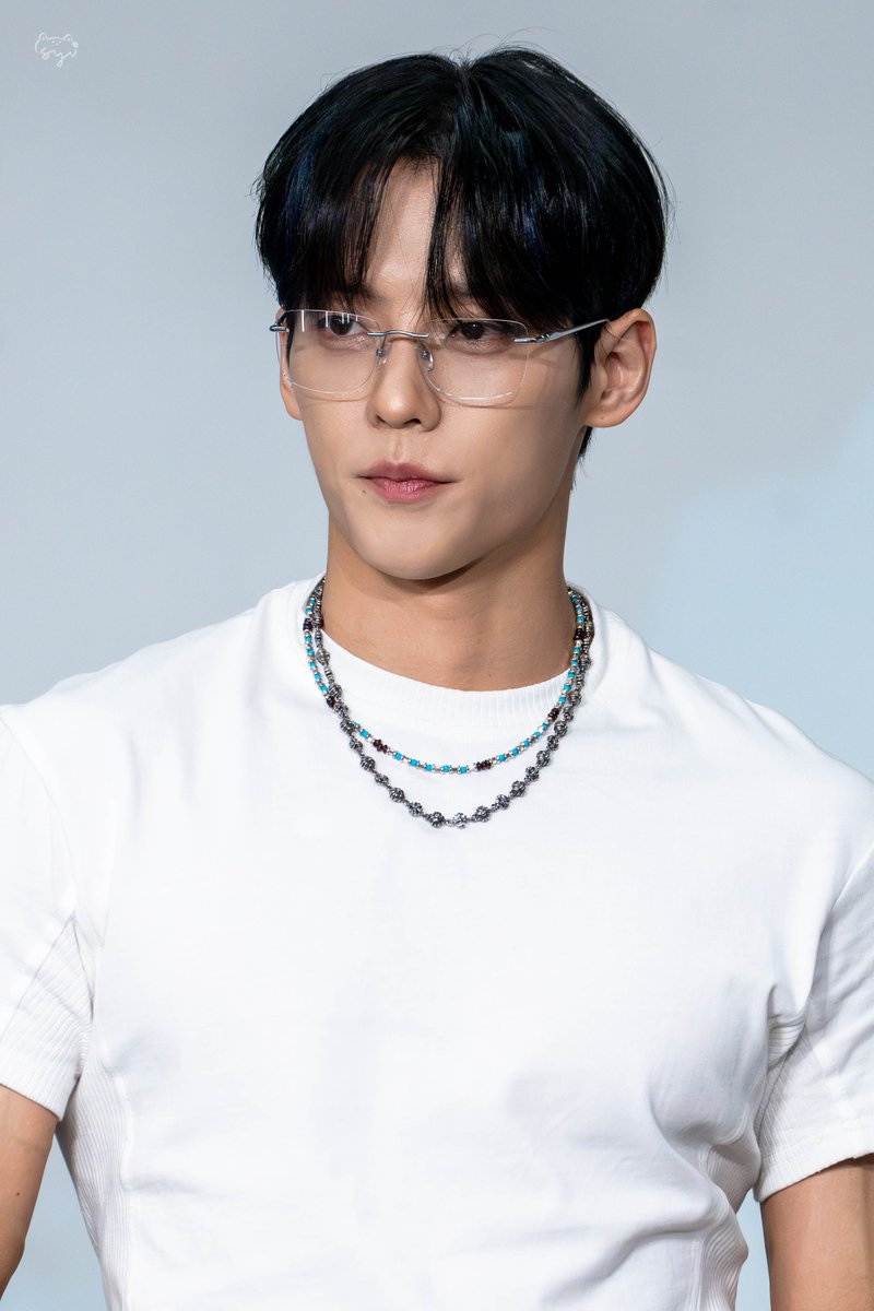 2293syi's tweet photo. 260718 케이타운포유 
#비투비 #BTOB #이민혁 #LEEMINHYUK #HUTA #허타람찌
@btob2mh https://t.co/c8fapSgeAI