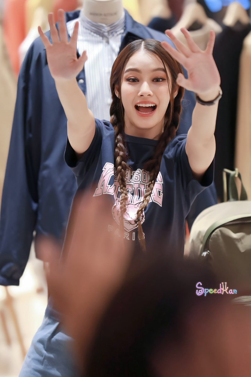 SpeedHan's tweet photo. Congratulations followers 3M น้องน้ำตาลด้วยนะงับ 🥳🎉 ดีใจกับความสำเร็จนี้ของหนูนะคะ อยากบอกว่าตั้งแต่วันแรกที่ไปหา น้ำตาลน่ารักน่าประทับใจแค่ไหน ก็ยังเป็นแบบนั้นเสมอมาตลอด พี่จะคอยหนึ่งในเป็นกำลังใจดีๆ ให้น้ำตาลตลอดไปนะคะ🤍🫶🏻

NAMTAN 3M LAEW JA
#3MHeartsForNamtan
#NamtanTipnaree https://t.co/dzUVAIwU4x