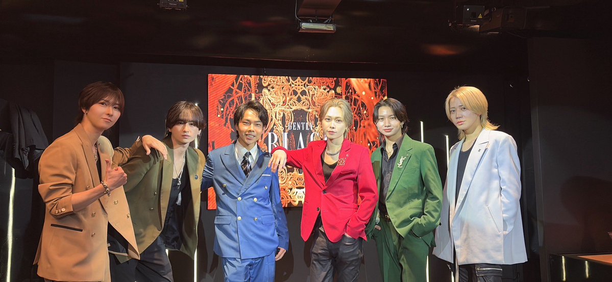 harutogently's tweet photo. 個性溢れるカラージャケットで営業‼️
※合わせていません
皆んなはどの色が好み？？

【GENTLY  BLACK】
📍アイビル4・5  3F
初回・初回指名お待ちしてます！✨

#すすきの #初回 #GENTLYBLACK https://t.co/pTfiLYk4wK